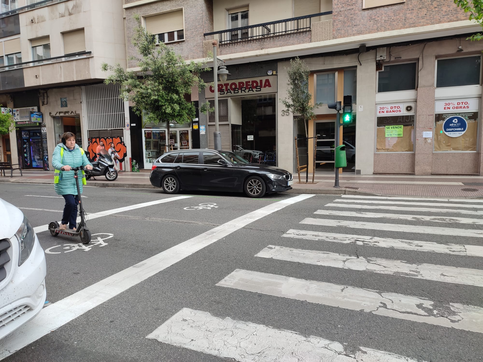 Imagen El Ayuntamiento de Logroño amplía las infraestructuras ciclistas con zonas adelantadas en semáforos y nuevos aparcabicicletas