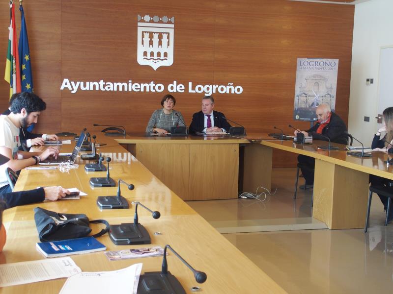 Pilar Montes participa junto a la Hermandad de Cofradías en la presentación de la Cuaresma, con cerca de treinta actividades, entre exposiciones, conciertos y conferencias
