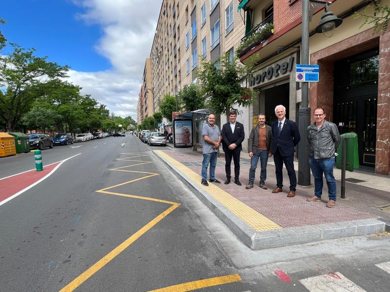 Visita alcalde fin obras Gonzalo de Berceo (26-5-22)