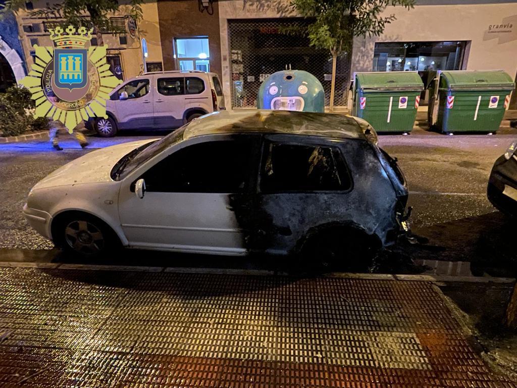 Vehículo incendiado