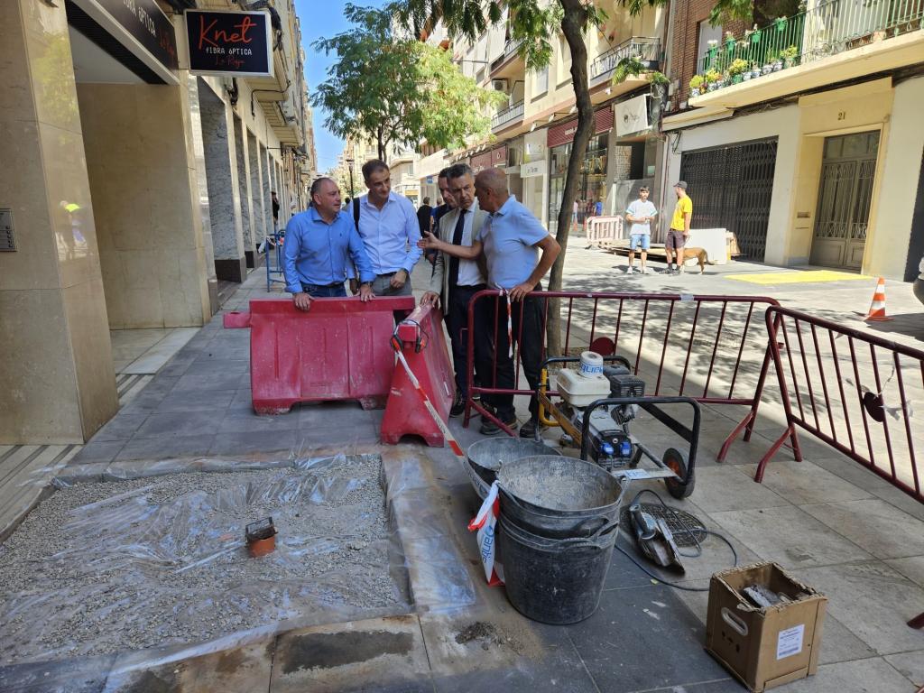 Imagen El Ayuntamiento inicia obras de reparación en las Cien Tiendas para solucionar problemas de seguridad y accesibilidad en la zona