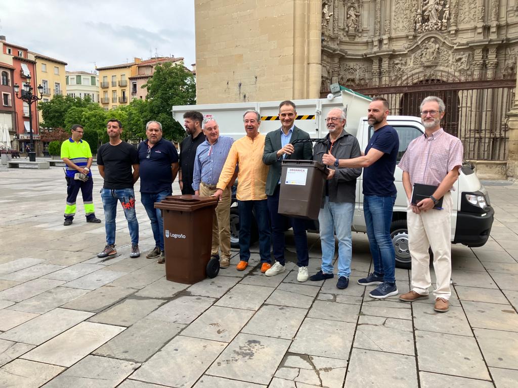 Imagen El Ayuntamiento y los hosteleros del Casco Antiguo alcanzan un acuerdo para la recogida puerta a puerta de sus residuos