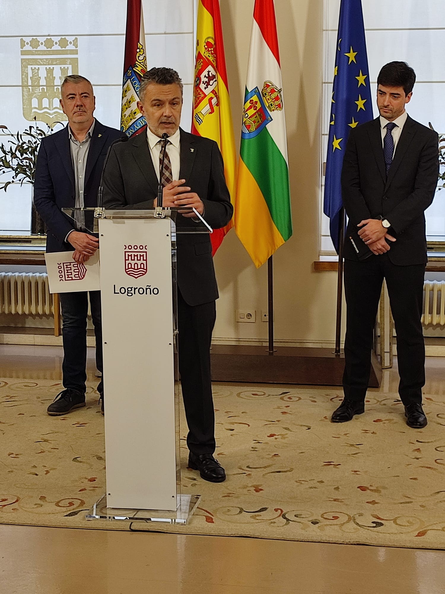 Imagen El Ayuntamiento de Logroño instalará 145 nuevos puntos de recarga pública de vehículos eléctricos en Logroño