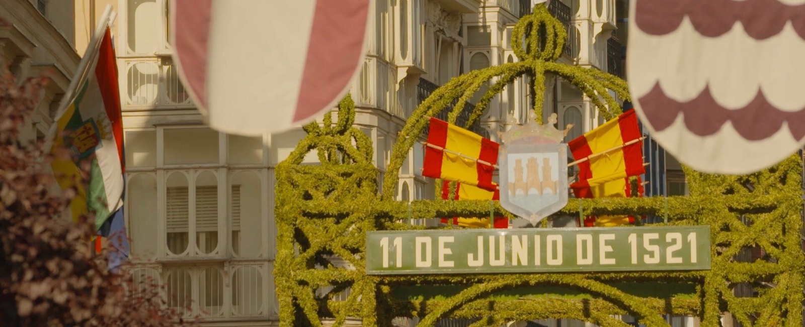 Imagen Angélica Sáenz, Rafael Ibarrula y José Manuel Calzada, insignias de San Bernabé 2024