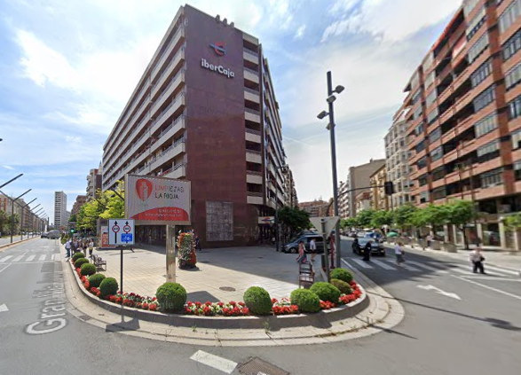 Imagen Logroño inaugurará el jueves 5 un árbol de Navidad único hecho con material de barricas de vino de 7 metros de alto en el Espacio Ibercaja de San Antón