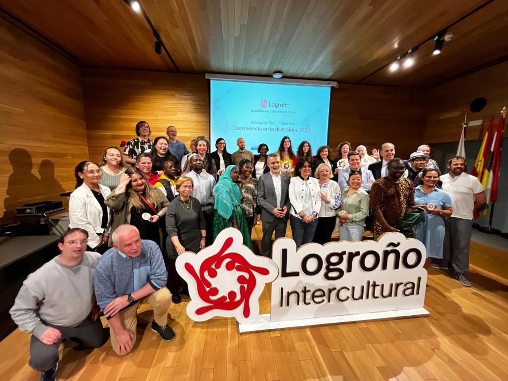 Imagen El Ayuntamiento de Logroño entrega los galardones ‘Convivencia en la diversidad 2025’
