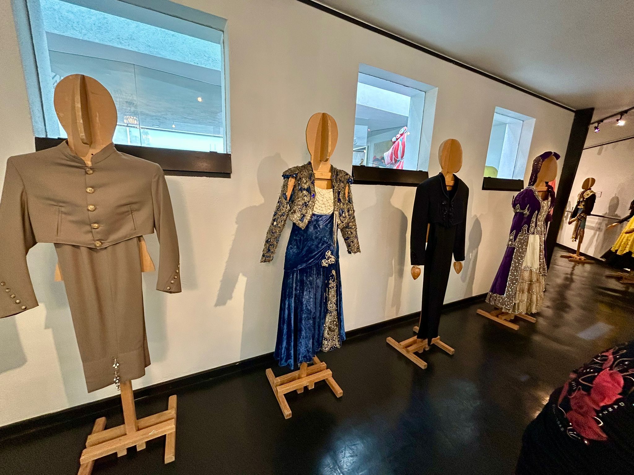 Imagen La Casa de la Danza de Logroño presenta su proyecto en México con una muestra de trajes y dos conferencias ilustradas