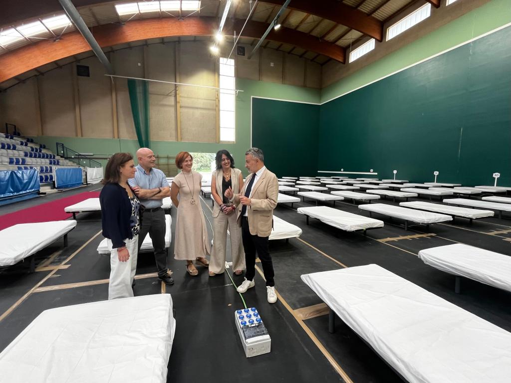 Imagen Se pone en marcha el dispositivo para personas temporeras, que ofrece 150 camas en el Polideportivo Titín III