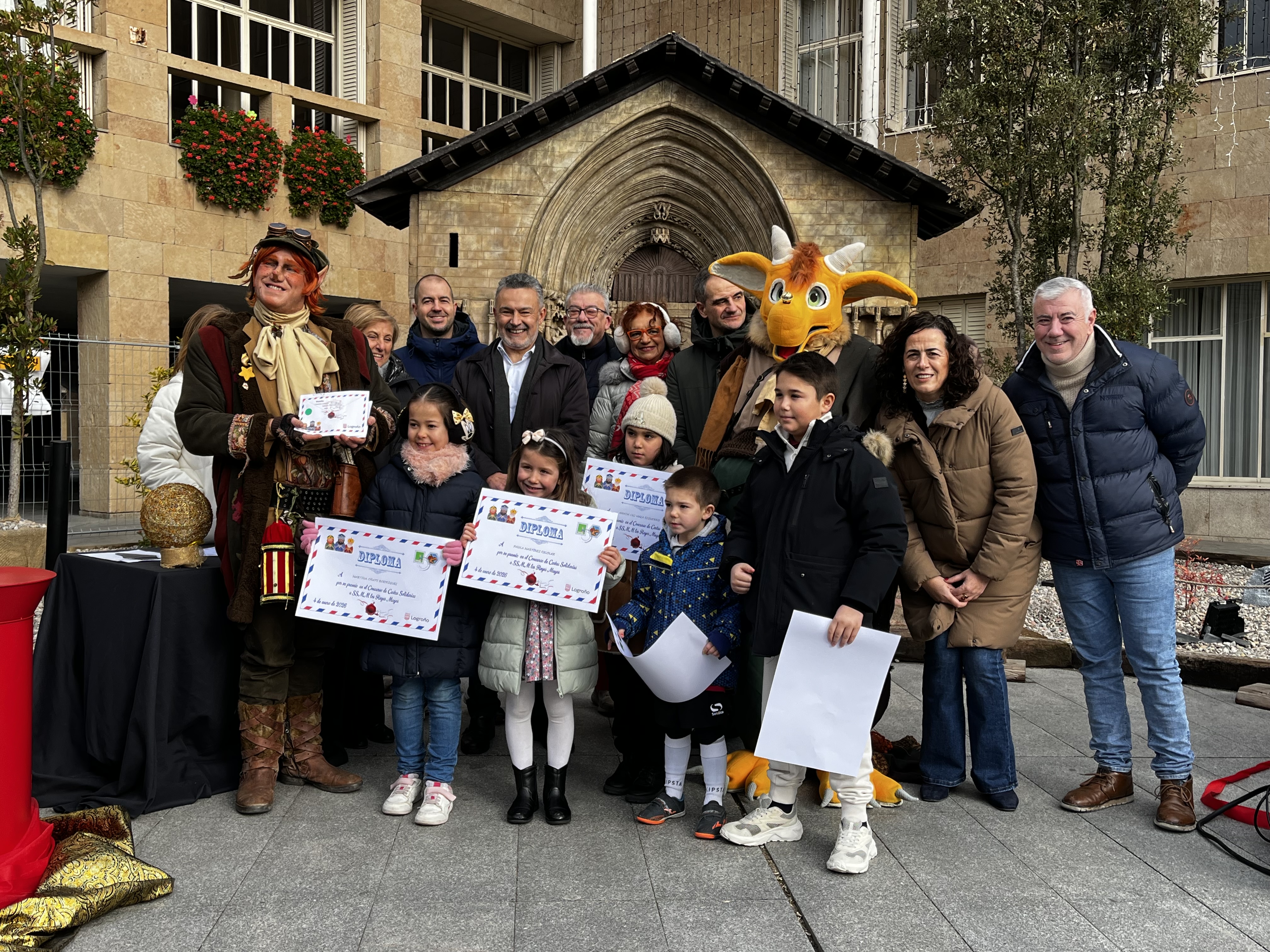 Imagen El alcalde de Logroño entrega los premios del ‘Concurso Infantil de Cartas Solidarias a los Reyes Magos’