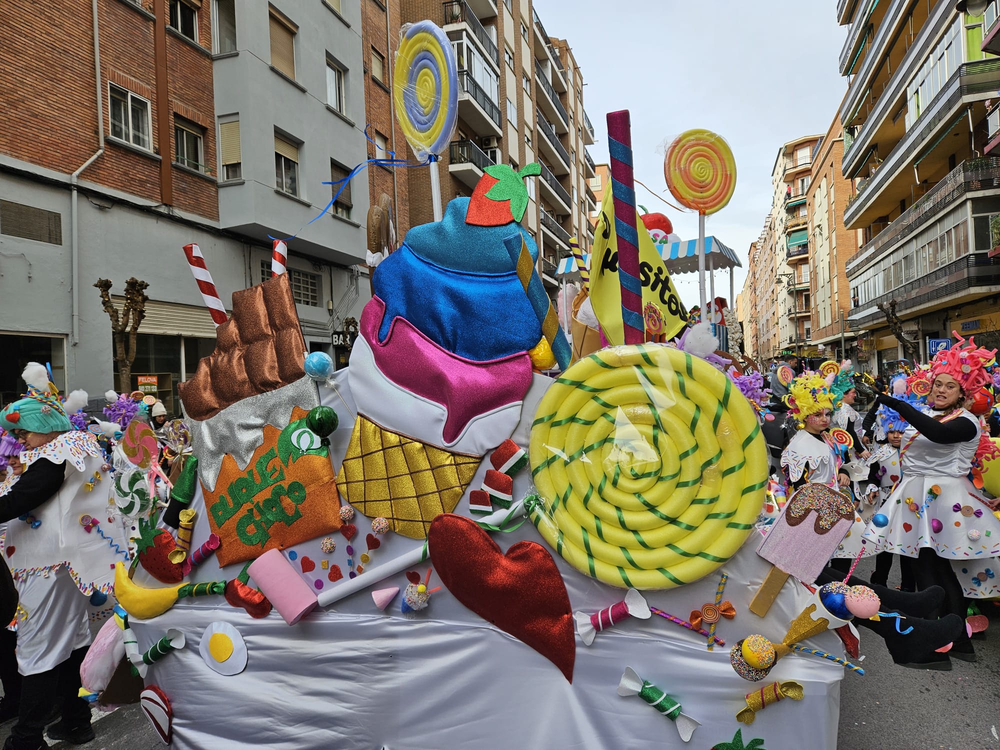 Imagen La carroza ‘Duquechuches’ del AMPA CEIP Duquesa de la Victoria se hace con el primer premio del desfile del Carnaval de Logroño