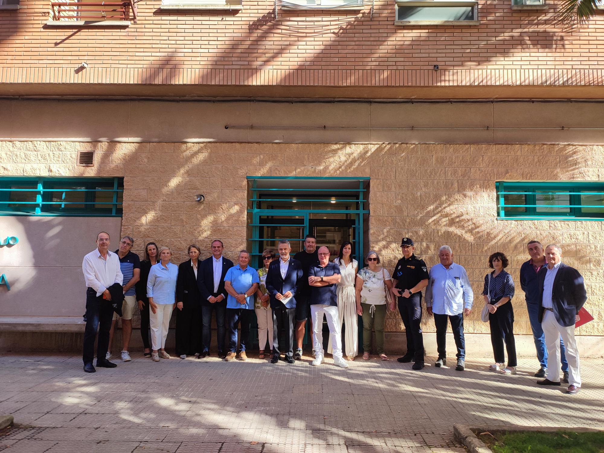 Imagen Arranca en Varea el proyecto piloto ‘AtenLo’ puesto en marcha para acercar a diferentes barrios los servicios de Policía Local y la atención del 010