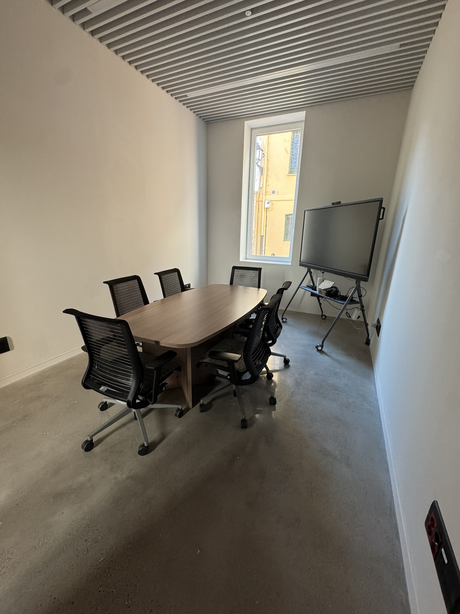 Logroño inaugura un nuevo espacio coworking en el antiguo Colegio de San Bernabé