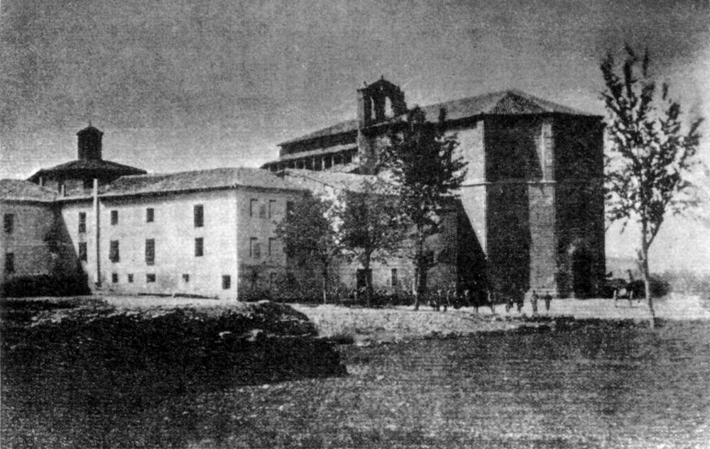Foto antigua del exconvento de Valbuena. Hacia 1870